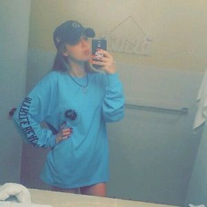 Meet your Posher, Holly